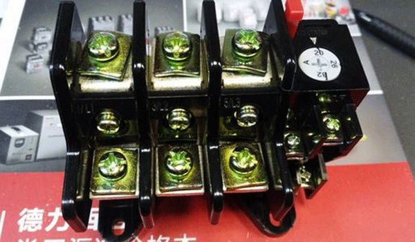 如何正確選擇三相異步電動機(jī)保護(hù)用熱繼電器？